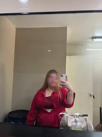 Amira, 26