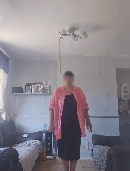 Amira, 35