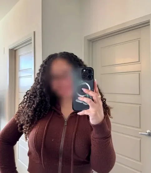 Claire, 31