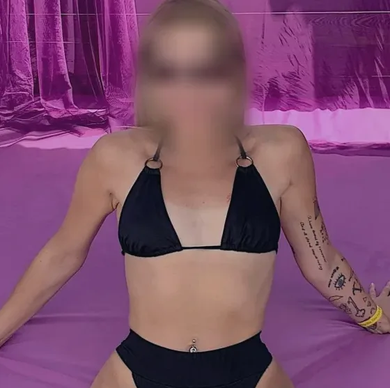 Courtney, 31