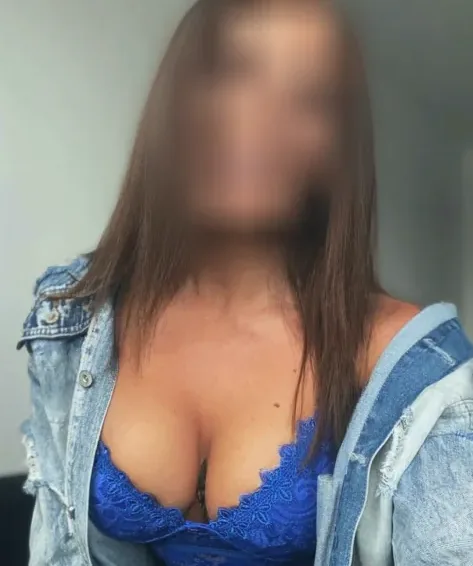 Courtney, 31