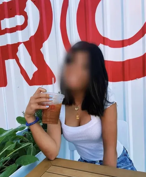Daisy, 19