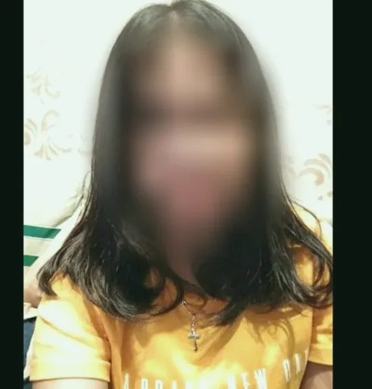 Danielle, 27