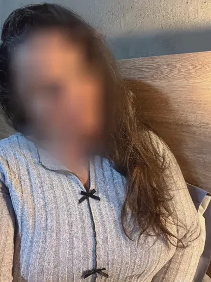 Isla, 33