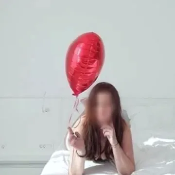 Katie, 27