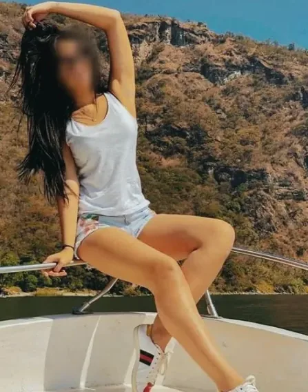 Lily, 27