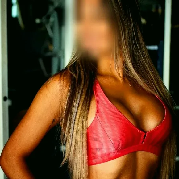 Nia, 30