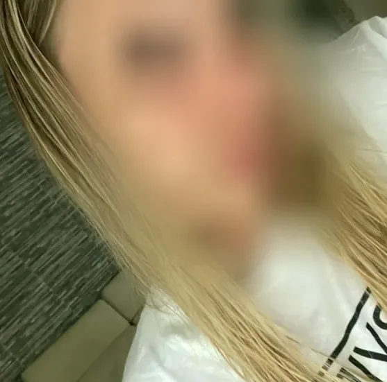 Rebecca, 20