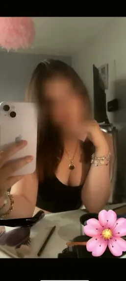 Roisin, 20