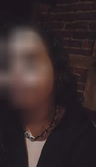 Samantha, 24