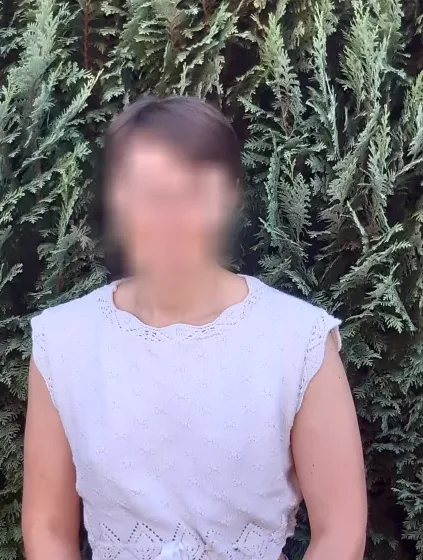 Yasmin, 27