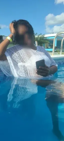 Zoe, 31